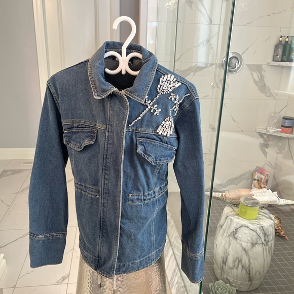 A Safari styled denim jacket with rhinestones size small zippered front - Picture 15 of 17